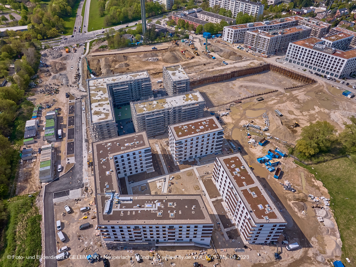 04.05.2023 - Luftbilder vom Alexisqaurtier und Pandion Verde in Neuperlach